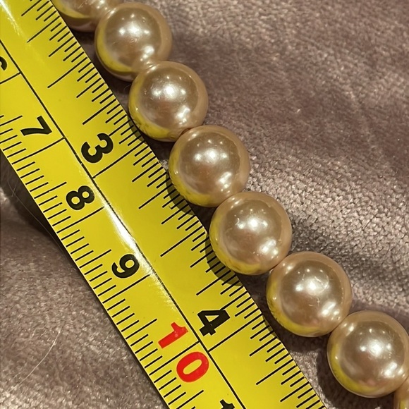 Single Strand Faux Pearls 18” - Picture 5 of 7
